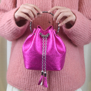 Bolso de Noche Tipo Cubo con Borlas de Diamantes Rosados de Lujo Personalizado, Bolso Tipo Cubo con Decoración de Cadena para Mujer - Product Image 2