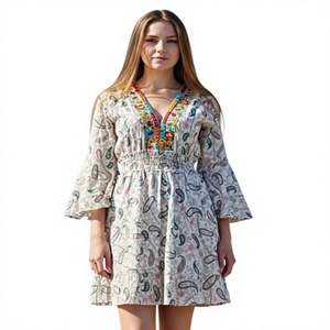 Vestido Corto de Verano para Mujer, Elegante, de Viscosa y Encaje, Cuello en V, Mini Vestido Casual de Playa, Simple, Dulce, Ecológico, Lavable, Corte en A, Personalizable - Product Image 1