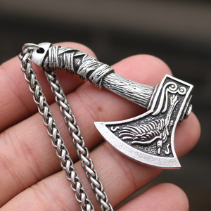 Collar con colgante de doble cara para hombre, colgante con diseño de hacha vikinga, vikinga, Lobo celta, Cuervo - Product Image 3
