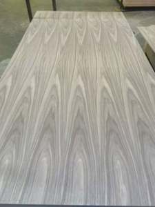 Panneau de contreplaqué multicouche en bois d'eucalyptus/bois de peuplier/noyer noir 1220*2440mm 3mm - Product Image 6