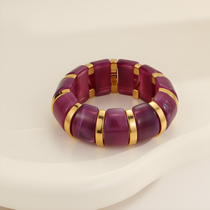 Bracelet élastique en résine vintage teintée irrégulière - Anneau de main luxueux au look haut de gamme - Product Image 4