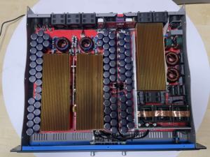 Amplificateur mélangeur de puissance d'alimentation à découpage professionnel 2000W 8 Ohm haut-parleur actif à haut rendement <span class=keywords><strong>4</strong></span> Ohm pour l'alimentation extérieure 2 canaux - Product Image 2