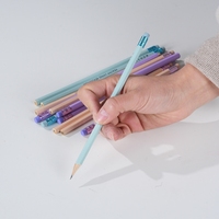 Crayons en bois hexagonaux HB de couleur macaron personnalisables en vrac avec gommes pour l'écriture des enfants d'âge scolaire