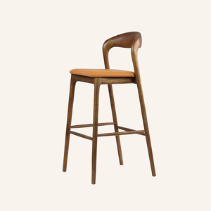 كرسي مرتفع منجد بتصميم اسكندنافي متين من الطراز الاسكندنافي - Product Image 1