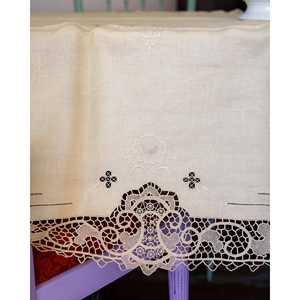 Juego de Manteles de Encaje Burano Renacentista Color Marfil Pietrochianese con 12 Servilletas, Vajilla y Decoración Elegante para Fiestas - Product Image 3