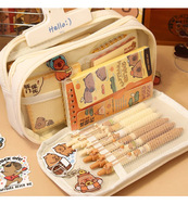 Trousse à crayons grande capacité pour étudiants, motif capybara de dessin animé, avec autocollants de poupées, couleur personnalisable, en tissu, fermeture éclair, vente en gros