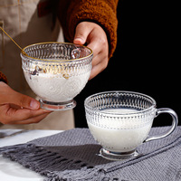 Tasse en verre de grande capacité transparente au design moderne avec ceinture féminine de style ins vente en gros de tasses en céramique pour le petit déjeuner café lait