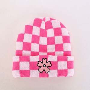 Chapeau beanie unisexe tendance, chapeau beanie en acrylique brodé, chapeau beanie en tricot, chapeau beanie en laine brodée - Product Image 1