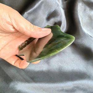 Outil de massage facial en <span class=keywords><strong>jade</strong></span> néphrite, <span class=keywords><strong>Gua</strong></span> <span class=keywords><strong>Sha</strong></span>, outil de massage facial en <span class=keywords><strong>jade</strong></span> néphrite authentique, forme carrée - Product Image 3