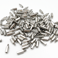 M2.5 M3 M4 M6 CNC usinage entretoise en métal acier inoxydable et laiton hexagonal fileté PCB mâle femelle vis processus de fraisage