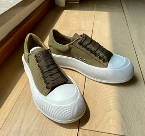 Chaussures de skate montantes à lacets Mc Platform, polyvalentes pour le quotidien, style confortable à enfiler, adaptées aux couples - Product Image 1
