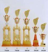 Trophée en plastique sur base dorée, personnalisé, à thème animalier et gravure, idéal pour les événements sportifs – Nouveauté très prisée
