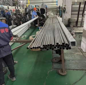 Tuberías de acero inoxidable sin costura: interior suave, flujo de baja fricción para agua potable y transferencia de fluidos industriales - Product Image 6