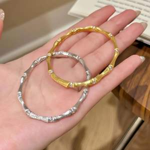 Bracelet manchette vintage en bambou givré Aimgal Fine Jewelry, en argent S925 et plaqué or 18 carats avec technique de tréfilage italienne - Product Image 5