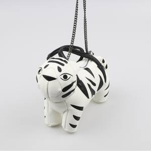 من الشركة المصنعة ، هاتف ناعم نمر أبيض من البولي يوريثلين من الشركة المصنعة ، أكياس صغيرة متقاطعة مع الجسم مقاومة للماء للنساء - Product Image 1