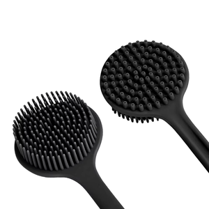 Cepillo de baño de doble cara con mango largo, masajeador moderno de silicona para limpieza corporal, gran oferta de Temu - Product Image 1