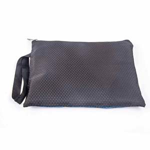 Bolsa de Toallas Personalizada de Microfibra de Poliéster Vintage - Bolsa de Malla Negra con Cierre y Correa para la Muñeca, Sección Transparente para Regalos - Product Image 4