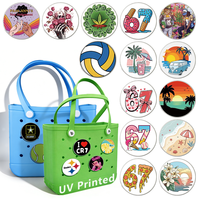 Nouveauté 2026 : Breloques 2D en PVC pour sacs, mignonnes, à faire soi-même, 67 breloques à motifs de ballons de sport et marins avec impression UV, pour décorations de sacs de plage, accessoires en gros