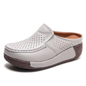 Nouveaux modèles de <span class=keywords><strong>mules</strong></span> pour femmes, chaussures en cuir de vachette verni véritable, plateforme compensée, sabots, sandales à talons hauts d'été, chaussures de marche pour femmes - Product Image 2