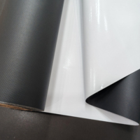 Bannière PVC Frontlit Noir Brillant Anti-UV Résistante à l'Eau et aux Déchirures pour Impression Flex Extérieure – Vente Directe Usine