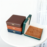 Boîte de rangement pour bijoux en cuir PU de luxe, doublure en velours doux, garde les bagues, colliers et boucles d'oreilles bien organisés et protégés pour une utilisation quotidienne