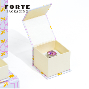 RORTE Guangzhou Jewelry <b>Box</b> High End Luxury <b>Led</b> Jewelry Package <b>Box</b> Elegant Chain Bracelet <b>Box</b> With <b>Light</b> - Product Image 4