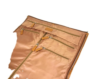 Échantillon gratuit : Housse de costume de mariage en cuir polyester marron, faite à la main, de luxe, personnalisée pour homme et femme, pour le voyage - Product Image 6