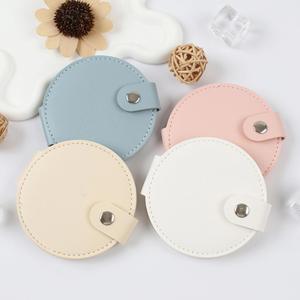 Nouveau miroir cosmétique compact rond double face pliable en cuir PU et verre, personnalisable avec logo - Product Image 2