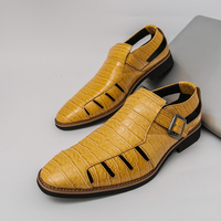Sandales pour hommes à bout pointu en cuir gaufré croco, à boucle monk strap, à découpe, sans talon, pour l'été et les occasions professionnelles