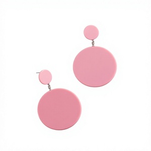 Boucles d'oreilles en résine faites à la main pour femmes, bijoux légers et tendance, boucles d'oreilles colorées pour tous les jours, les fêtes, les mariages - Product Image 1