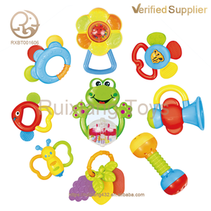 Mejor Venta de botellas de leche de plástico de embalaje personalizado bebé sonajero conjunto con campanas de mano sonajeros recién nacido dentición juguete Ideas de regalo - Product Image 6