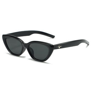 Gafas de Sol Retro Estilo Ojo de Gato Negras para Mujer, Protección UV400, Montura de PC Tipo 3, Diseño Hexagrama, Estilo Moderno - Product Image 2