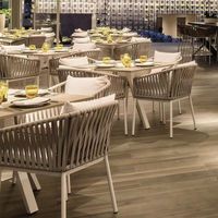 Ensemble de table et de chaises de salle à manger en aluminium moderne pour l'extérieur, imperméable, durable, écologique, pour jardin, patio, bord de mer, villa, terrasse, salon