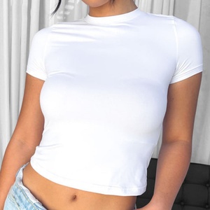 T-shirts blancs de luxe en coton, style Y2K basique, pour femmes, vente en gros, fabrication sur mesure, incluant t-shirts courts et baby tees - Product Image 1