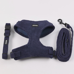 Produits pour animaux de compagnie Collier durable sans traction Laisse Petit chiot Ensemble de harnais de luxe en velours côtelé pour chien Harnais réglable