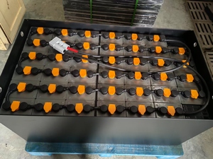 Reemplazo exacto de la batería de la carretilla elevadora de plomo y ácido de 48V 80V para TCM de más de 1500 ciclos de 1/1/2" - Product Image 4