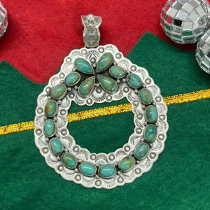 COLLECCIÓN NAVIDEÑA, COLGANTE DE TURQUESA KINGMAN EN PLATA DE LEY HECHO A MANO PARA MUJER - Product Image 1