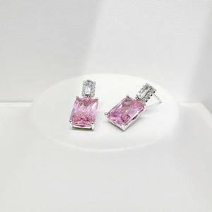 ต่างหูเงินแท้ 925 ราคาโรงงาน ป้องกันการแพ้ ดีไซน์หรูหรา ทันสมัย ประดับเพชรคิวบิกเซอร์โคเนียหลากสี รูปทรงผีเสื้อ - Product Image 3