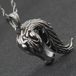 Collar con Colgante de Cabeza de Caballo, Color Acero, 30MM, Unisex, Amuleto con Temática Animal, para Uso Diario - Product Image 4