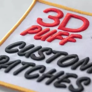 Parches Reflectantes con Efecto Desgastado a Precio de Fábrica, con Bordado 3D Personalizado para Ropa de Mezclilla/Trabajo y Ropa Urbana - Product Image 1