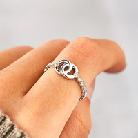 Huitan contracté Style cercle lié cercle conception cubique zircone anneaux femmes mode argent plaqué mariage CZ anneaux pour femme