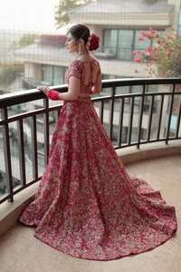 -สง่างาม-เจ้าสาว-Koti กับ Lehenga พร้อมชุดเส้นทางที่มีการตกแต่งที่หรูหราในงานหินลูกปัดแก้วคริสตัลสำหรับงานแต่งงาน = 2021 - Product Image 2
