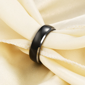 Anillo de Acero de Tungsteno de 6-8 mm, Bicolor Negro, Anillo de Boda para Hombre, Diseño Geométrico Liso - Product Image 4