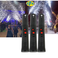 Fontaine froide de poche de haute qualité feux d'artifice Pyro Machine de mariage système de tir de scène Sparkler Gun Shooter pour événement spécial
