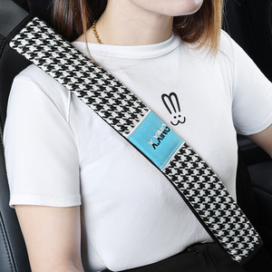 Coussinets d'épaule pour ceinture de sécurité de voiture en chenille, doux, durables, toutes saisons, style dessin animé, accessoire décoratif - Product Image 3