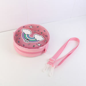 <span class=keywords><strong>Mochila</strong></span> Redonda Linda para Niñas Pequeñas - Parte Delantera <span class=keywords><strong>Transparente</strong></span> de PVC con Parte Trasera de Poliéster Rosa, Correa Cruzada o de Hombro Ajustable - Product Image 4