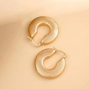 Pendientes de Aro de Acero Inoxidable con Baño de Oro de 18K, Sin Deslustre, para Mujer, Joyería de Moda, Huecos, Grabados y Texturizados - Product Image 1