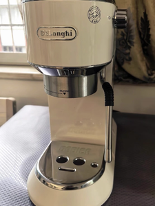 Cafetera Semiautomática EC885: Compacta para Uso en el Hogar y la Oficina - Product Image 5