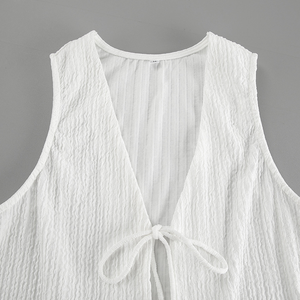 Ensemble deux pièces d'été 2026 pour <span class=keywords><strong>femme</strong></span> : Haut <span class=keywords><strong>gilet</strong></span> sans manches blanc texturé avec nœud papillon et short taille haute – Tenue décontractée de plage - Product Image 6