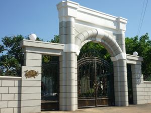 Puerta de Hierro de Estilo Francés de Origen Vietnamita con Acabado con Recubrimiento en Polvo y Servicio Técnico de Diseño en Línea, Tubo de Acero de 50x50 mm - Product Image 3